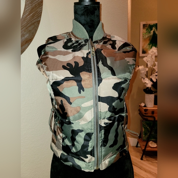 Vintage y2k  Camouflage Vest Vintage Size Small by GADZOOKS - Picture 1 of 14